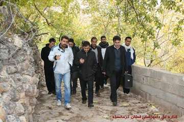 بازدید مدیر کل دفتر بهداشت و مدیریت بیماری های آبزیان سازمان دامپزشکی کشور  از مجتمع پرورش ماهیان سر