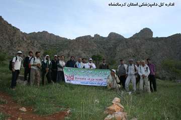 کوهپیمایی کارکنان دامپزشکی کرمانشاه بمناسبت روز جهانی دامپزشکی و هفته سلامت