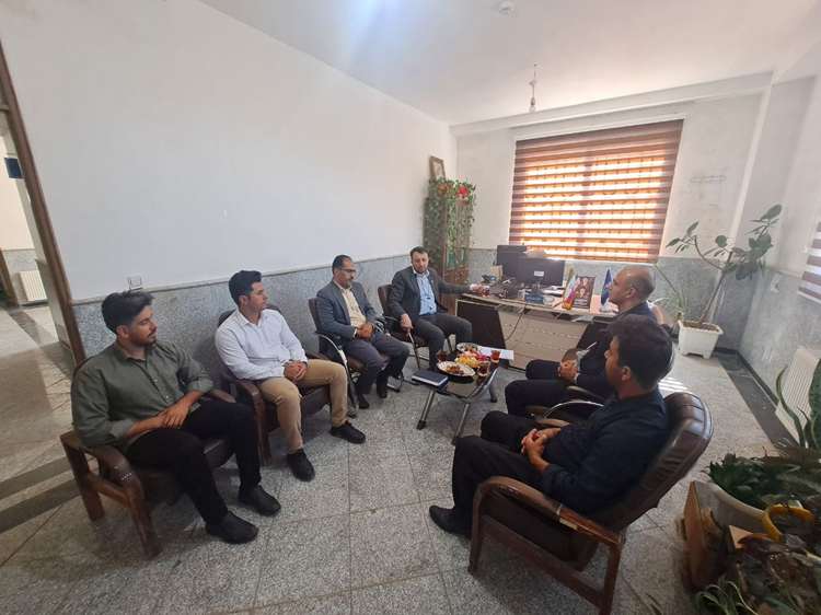 دیدار مدیرکل دامپزشکی کرمانشاه با همکاران دامپزشکی شهرستان روانسر
