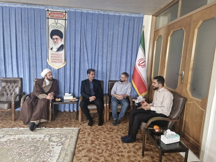 دیدار رییس اداره دامپزشکی شهرستان سنقر و کلیایی با امام جمعه