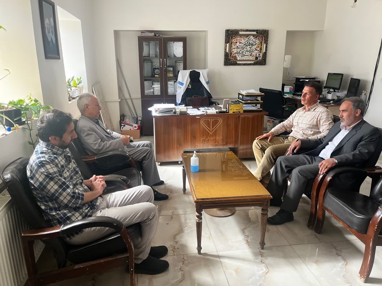 حضور فرماندار هرسین در اداره دامپزشکی شهرستان هرسین